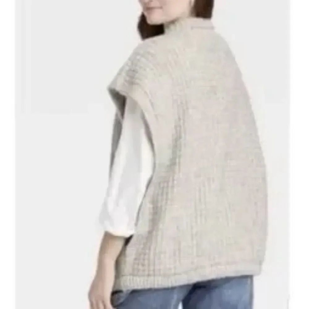 UNIVERSAL THREAD | Gray Knit Sweater Vest OS One Size Sleeveless Drawstring Tie - Picture 2 of 9
